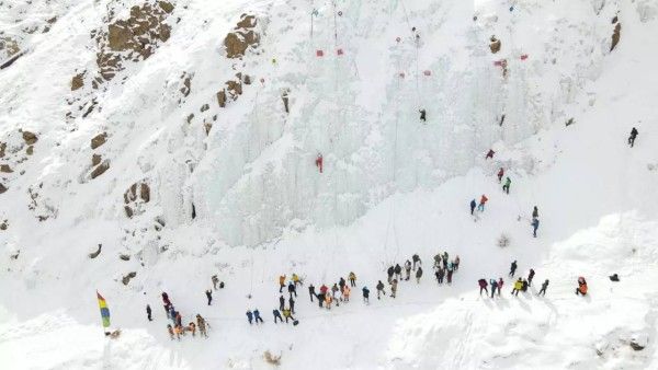ITBP ने पहली बार आयोजित की बर्फ की दीवार पर चढ़ने की प्रतियोगिता, सामने आईं तस्वीरें