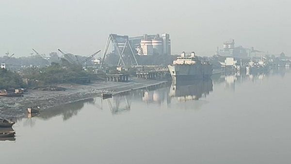 ABG शिपयार्ड निदेशकों के खिलाफ जारी हुआ लुक आउट सर्कुलर, कंपनी के 13 स्थानों पर छापेमारी