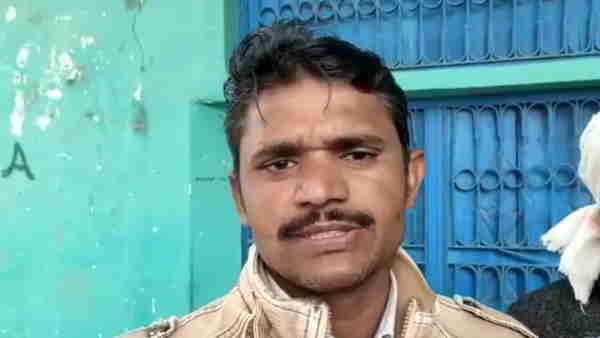 पीठासीन अधिकारी ने भाजपा के पक्ष में डलवाया वोट, आगरा के बूथ पर बुजुर्ग के परिजन ने लगाया आरोप