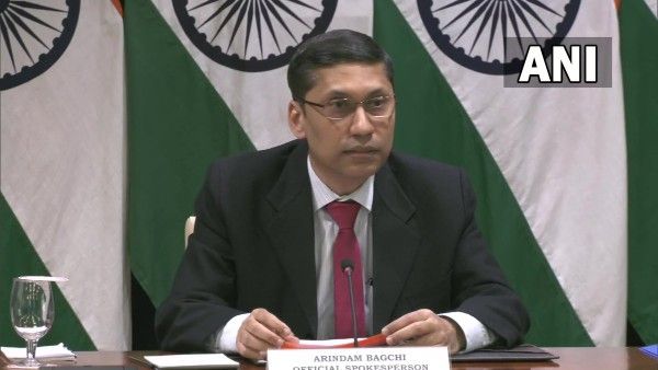 चीन विवाद: मनमोहन सिंह के बयान को विदेश मंत्रालय ने बताया राजनीतिक, कहा- हमारे तथ्य स्पष्ट