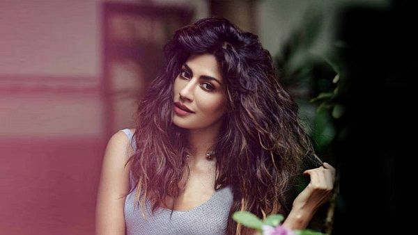 गो एयर की एयर होस्टेस पर बरसीं चित्रांगदा सिंह, वीडियो शेयर कर कहा, इन्हें तमीज सिखाइए