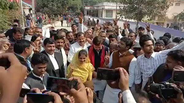 मल्हनी सीट : अजीत सिंह की पत्नी का आरोप- धनंजय सिंह ने दाखिल किया झूठा शपथ पत्र, सपा ने भी लिखा EC को पत्र