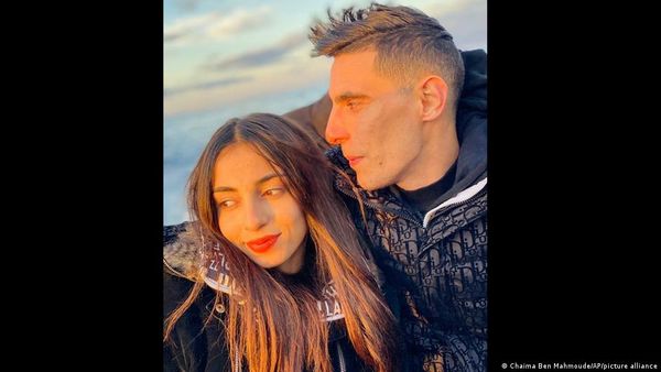 आप्रवासियों की खतरनाक यात्राओं को आकर्षक बनाने पर विवाद