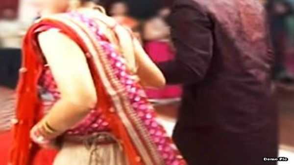 लव मैरिज के बाद तलाक लेने कोर्ट पहुंचे पति-पत्नी फिर से एक हुए, जानें किस बात पर फाड़ी अर्जी?