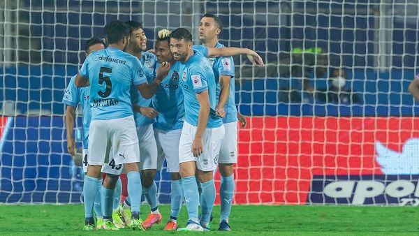 ISL 2022 : बिपिन के गोल से चैंपियन मुंबई की सेमीफाइनल में जाने की उम्मीदें बरकरार