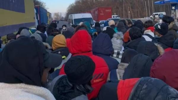 यूक्रेन संकट: क्या यूक्रेन से अपने नागरिक निकालने में भारत ने कर दी देरी?