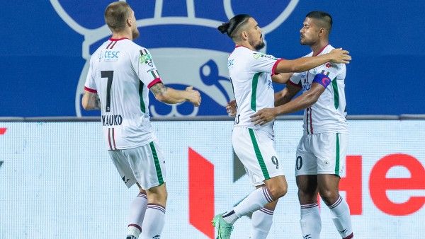 ISL 2022: केरला से ड्रॉ खेलकर टॉप पर पहुंची मोहन बागान, ब्लास्टर्स ने भी बनाई टॉप 4 में जगह