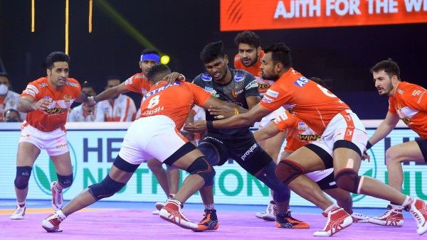 PKL 2022: मुम्बा को हराकर प्लेऑफ में पहुंची गुजरात जाएंट्स, जयपुर की उम्मीद पूरी तरह खत्म