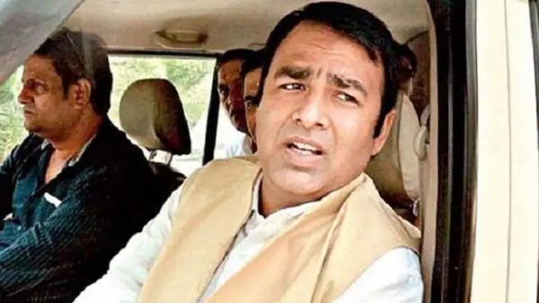 मेरठ में बीजेपी विधायक संगीत सोम पर FIR, पीठासीन अधिकारी को थप्पड़ मारने का आरोप