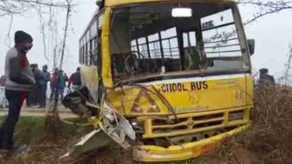 मुजफ्फरनगर में टकराई दो स्कूल बस, आधा दर्जन बच्चे हुए घायल