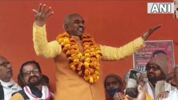 यूपी चुनाव : BJP विधायक सुरेंद्र सिंह पर केस दर्ज, बिना अनुमति आयोजित की थी जनसभा