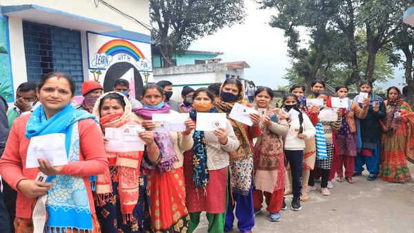 उत्तराखंड में आधी आबादी ही तय करेगी किसके पास रहेगी सत्ता की चाबी, जानिए कैसे