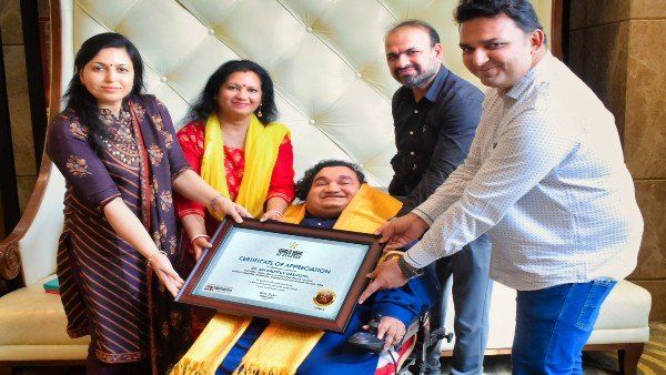 व्हीलचेयर वॉरियर ऑफ इंडिया को मानवीय कामों के लिए वर्ल्ड बुक ऑफ रिकॉर्ड्स लंदन से मिला सम्मान