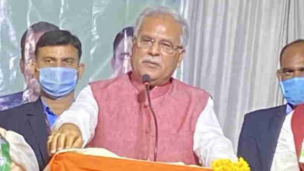 खादी कपड़ा नहीं एक विचार है: भूपेश बघेल