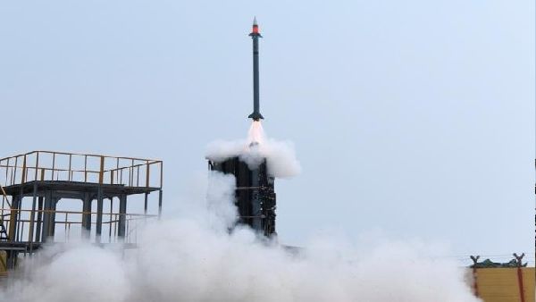 भारत: सतह से हवा में मार करने वाली मिसाइल के दो सफल परीक्षण