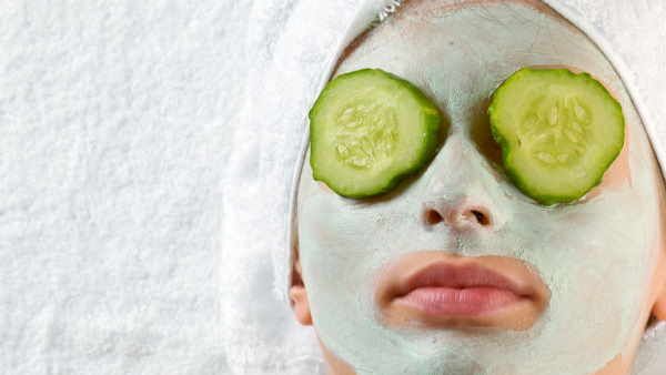 ग्लोइंग स्किन के लिए घर पर तैयार करें ये फेसपैक, मिलेगी बच्चों सी कोमल त्वचा