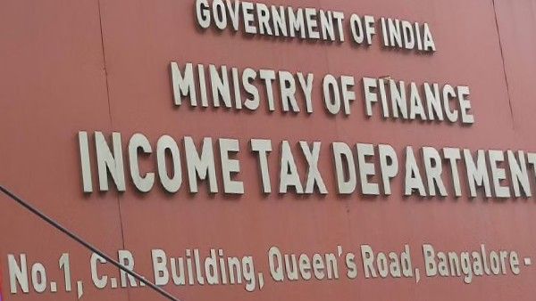 ओमेक्स ग्रुप के 45 ठिकानों पर Income Tax का छापा, अब तक 12 करोड़ की नकदी बरामद
