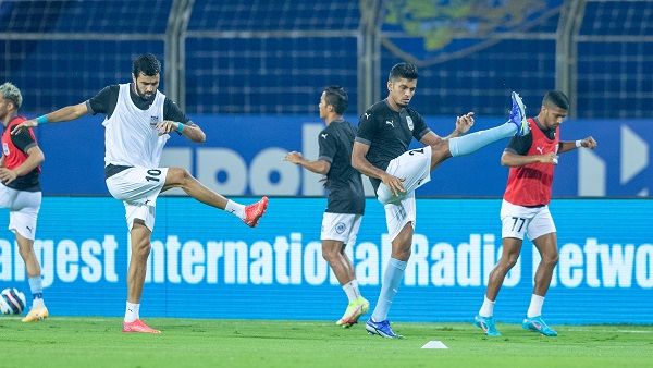 ISL 2022 : सेमीफाइनल के लिए अभासी शूटआउट में भिड़ेंगे केरला और मुंबई