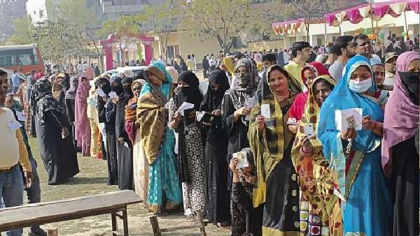 Jan Ki Baat Exit Poll: यूपी, उत्तराखंड और मणिपुर में BJP सरकार, गोवा में मामला फंसा, पंजाब में AAP