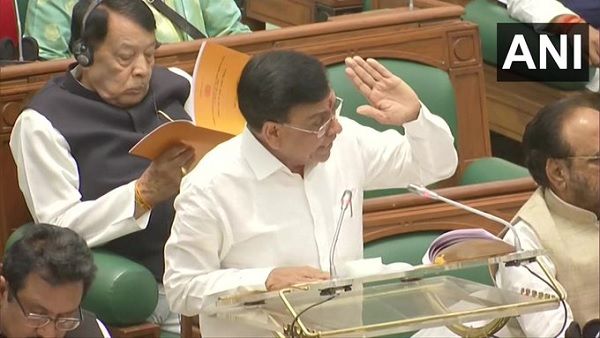 MP Budget 2022: शिवराज सरकार ने सस्ती बिजली का किया ऐलान, टैक्स को लेकर वित्त मंत्री ने दी जनता को राहत