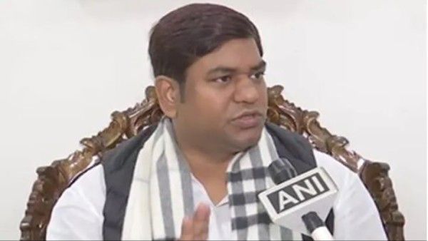 बिहार: नीतीश कैबिनेट से निकाले गए मुकेश सहनी, भावुक होकर ट्विटर पर लिखी ये बात