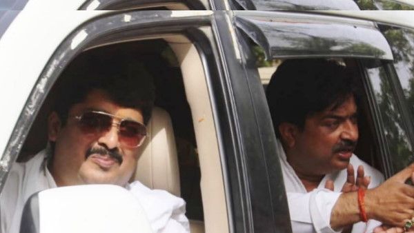 यूपी में MLC चुनाव से पहले राजा भैया को बड़ा झटका, पार्टी उम्मीदवार अक्षय प्रताप सिंह इस आरोप में दोषी करार