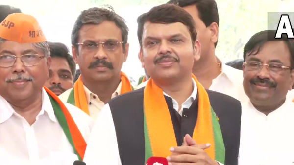 Election Result: फडणवीस का शिवसेना पर तंज, उनकी लड़ाई हमसे नहीं नोटा से हुई