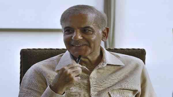 कौन हैं शहबाज शरीफ, जो इमरान खान की जगह बन सकते हैं पाकिस्तान के प्रधानमंत्री ?
