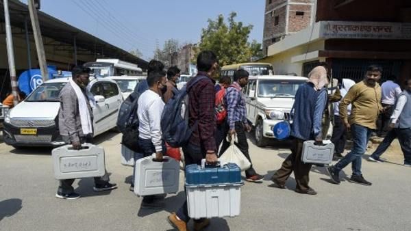 Fact Check: क्या EVM बदलने की वजह से 142 सीटों पर होगा दोबारा मतदान? जानें वायरल पोस्ट की सच्चाई