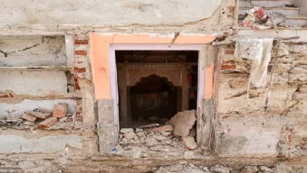 राजस्थान में 300 साल पुराना मंदिर ढहाने पर गरमाई राजनीति, सांसद सुमेधानंद की अध्यक्षता में जांच करेगी भाजपा