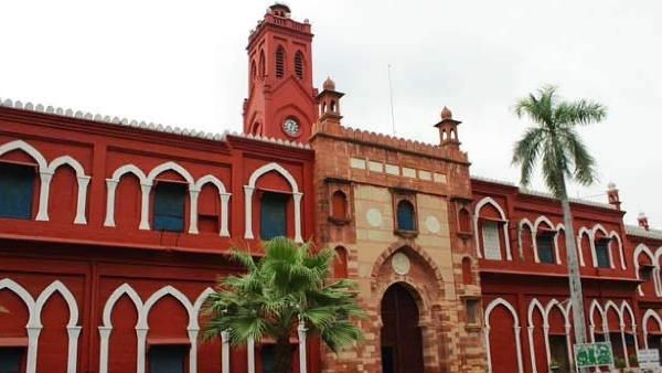 लड़कियों को ब्लैकमेल करना AMU स्टूडेंट को पड़ा भारी, कॉलेज ने किया सस्पेंड