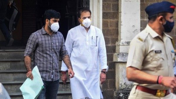 संजीव पलांडे, कुंदन शिंदे और सचिन वाजे को 11 अप्रैल तक CBI हिरासत में भेजा, अनिल देशमुख की मांगी रिपोर्ट