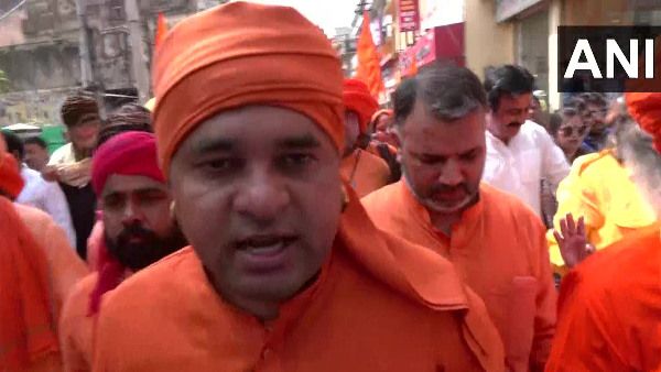 अलवर मंदिर तोड़ने का विवाद : हिंदू महासंगठन ने निकाली आक्रोश रैली, MP ने की CM के इस्तीफे की मांग