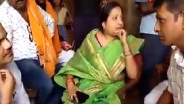 'आप बुलडोजर लाए, मैं आग लगा दूंगी', बलिया में तहसीलदार पर भड़कीं BJP MLA केतकी सिंह, VIDEO