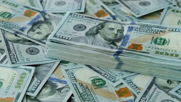 शख्स ने जीवन में पहली बार दोस्त के कहने पर खरीदी लॉटरी, हाथ लगा इतने करोड़ का इनाम