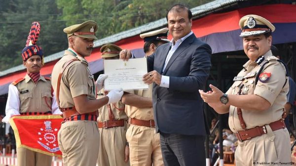 जवानों से घर का काम कराया तो वेतन जेब से देना होगा अधिकारियों को