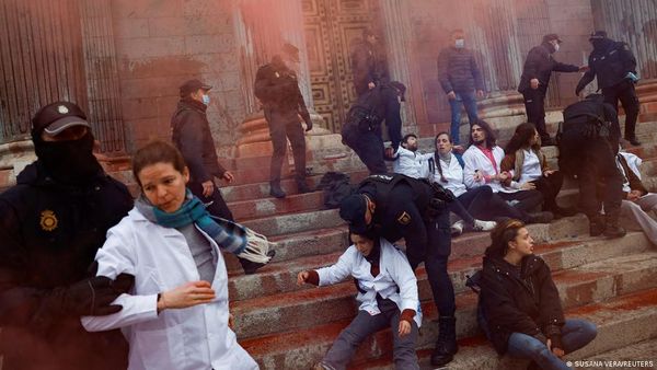 जलवायु प्रदर्शनों की उग्रता- मददगार या रुकावट?