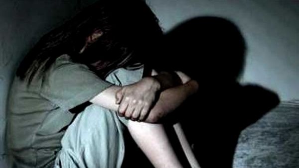 घर के पास खेल रही बच्ची को जंगल में ले गया पड़ोसी, किया दुष्कर्म, ढूंढने जुटीं पुलिस की 3 टीमें