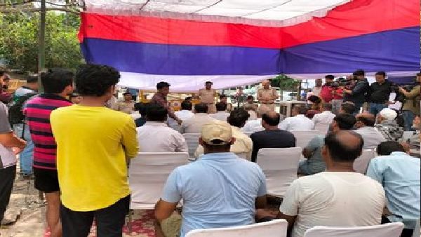 दिल्ली: जहांगीरपुरी हिंसा के बाद BJP नेता के बयान पर अमन कमेटी की बैठक अचानक खत्म, जानिए ऐसा क्या कहा?