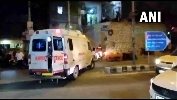 रामनवमी के मौके पर JNU में भिड़े ABVP और लेफ्ट के छात्र, नॉनवेज खाने को लेकर हुआ हंगामा