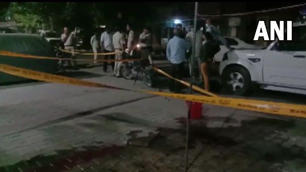 दिल्ली: मयूर विहार में घर के सामने ही भाजपा नेता जीतू चौधरी की गोली मारकर हत्या