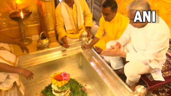 मॉरीशस के PM प्रविंद कुमार जगन्नाथ ने काशी विश्वनाथ मंदिर में की पूजा-अर्चना, VIDEO