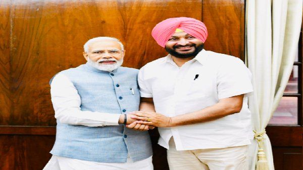 पीएम मोदी से कांग्रेस सांसद रवनीत सिंह की मुलाकात, कहीं ये पंजाब PCC पर संकट तो नहीं?