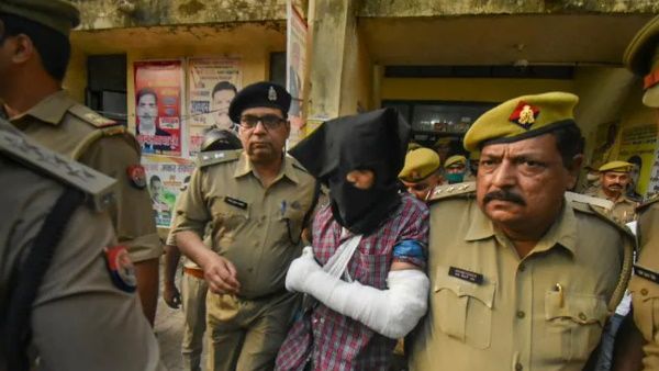 गोरखनाथ मंदिर हमला: पुलिस का खुलासा-आरोपी जाकिर नाइक के वीडियो देखता था