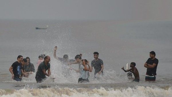 'समुद्र तटों पर ना जाएं, वहां नुकसान पहुंचाने के लिए बैठे हैं खतरनाक कीड़े', जारी हुआ अलर्ट