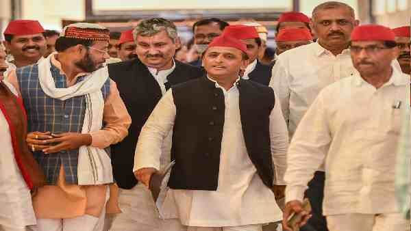 MLC चुनाव में हार के बाद नए सिरे से संगठन को दुरुस्त करना अखिलेश के लिए चुनौती, जानिए