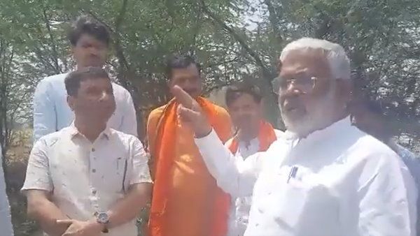 'पूरा का पूरा पैसा डकार जाना ठीक नहीं...' स्वतंत्र देव के वायरल वीडियो पर अखिलेश बोले- प्रवचन सुनिए...