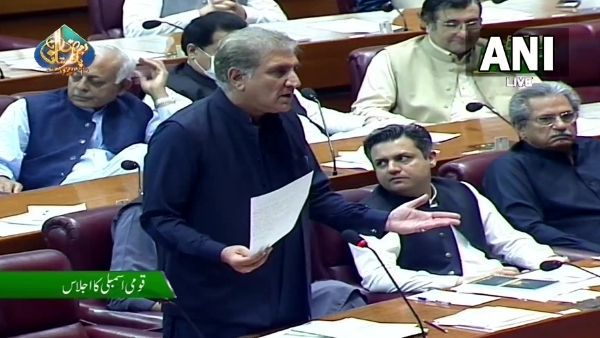 पाकिस्तान की संसद में ‘हिंदुस्तान की तारीफ’, संसद में अमेरिकी बर्ताव पर जमकर ‘रोए’ इमरान के मंत्री