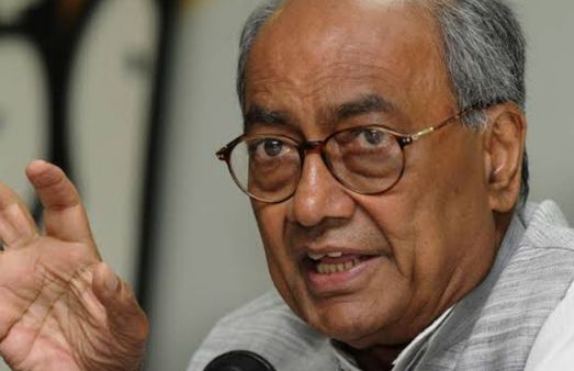 'एक ही थाली के चट्टे बट्टे हैं...', दिग्विजय सिंह ने RSS की तुलना PFI से की