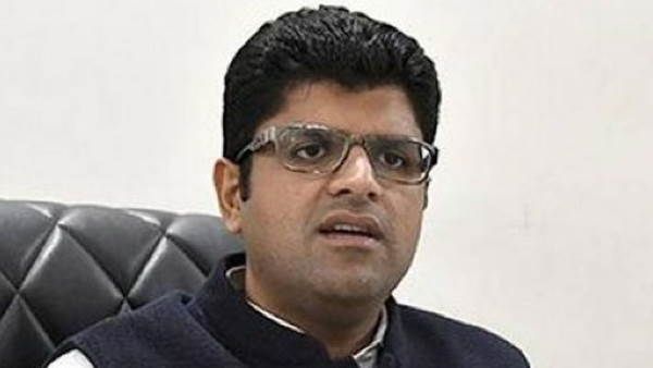 दुष्यंत चौटाला ने हुड्डा पर साधा निशाना, कहा- बताएं उनके समय में कितना खजाना भरा था